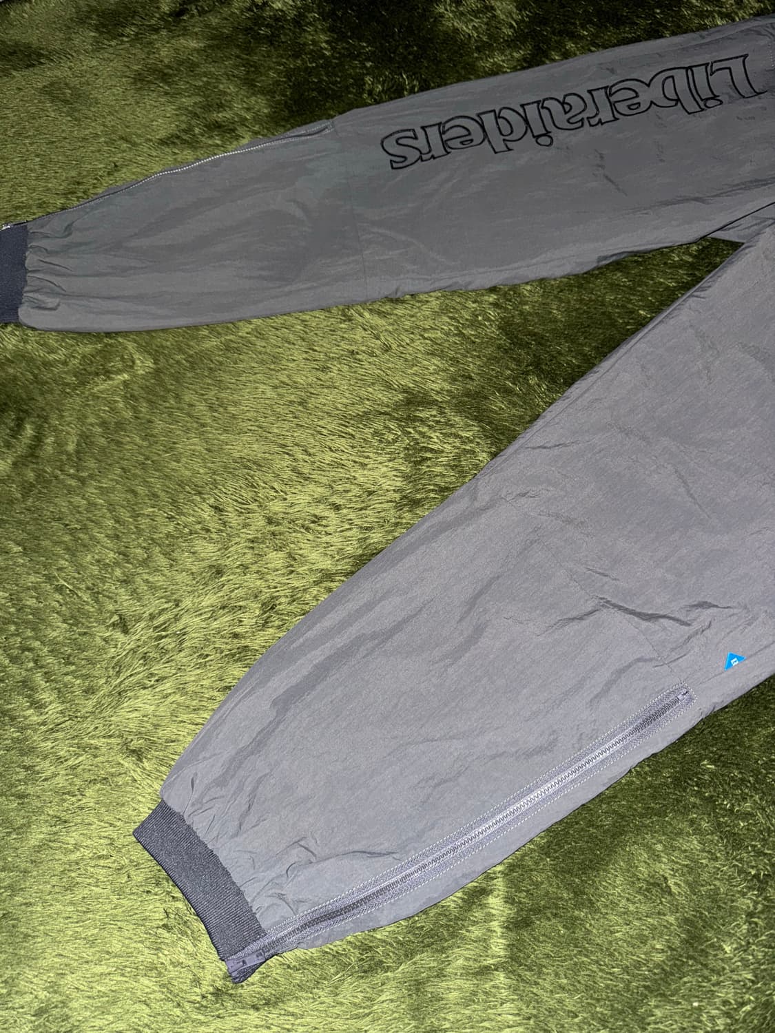 [S] Liberaiders 리버레이더스 나일론 자수 로고 트랙 팬츠 상품이미지6