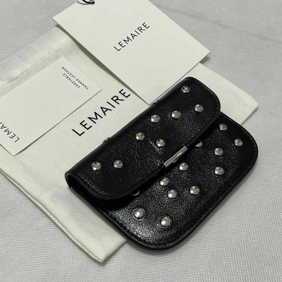 르메르 26ss 소프트탭  스터드 도트 카드지갑/다크 초콜렛 상품이미지2