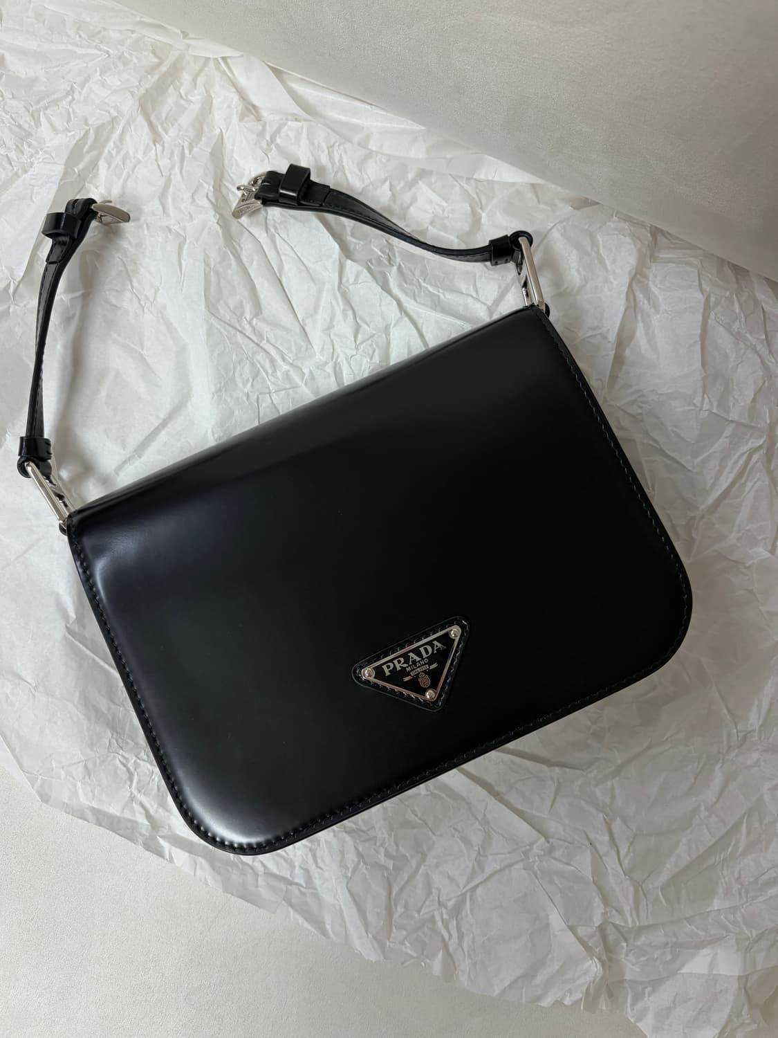 프라다 브러시드 가죽 숄더백 (1회 착용) 상품이미지6
