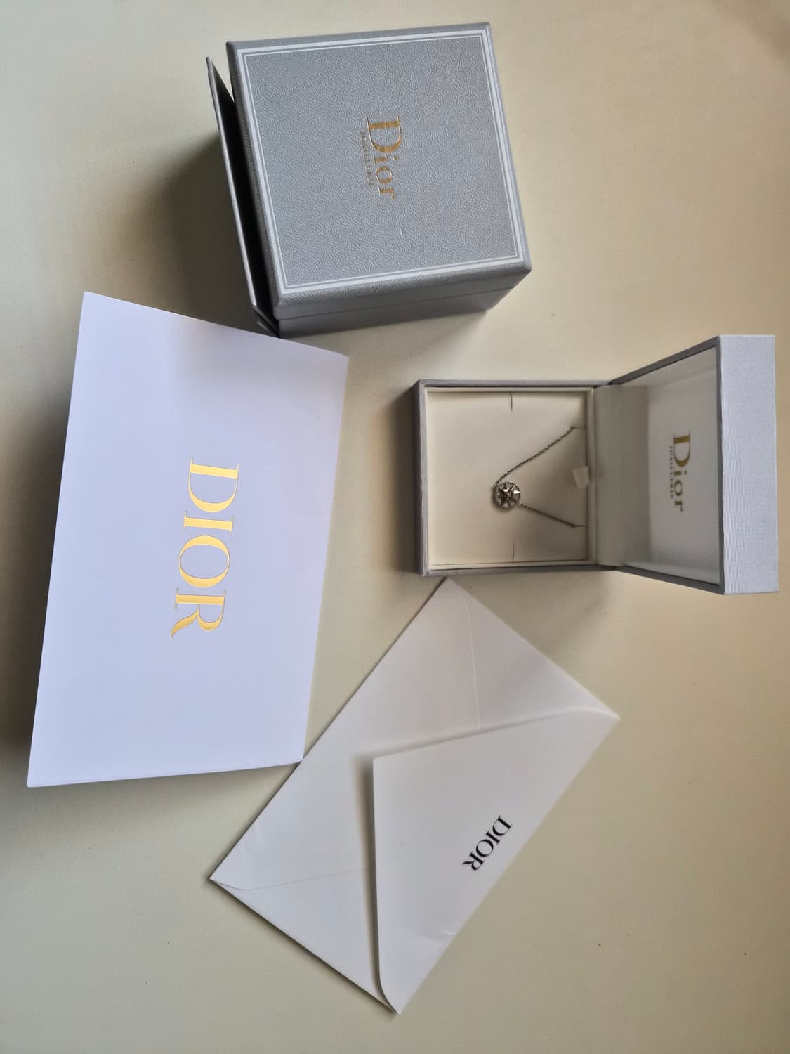 디올 로즈드방팔찌 상품이미지1