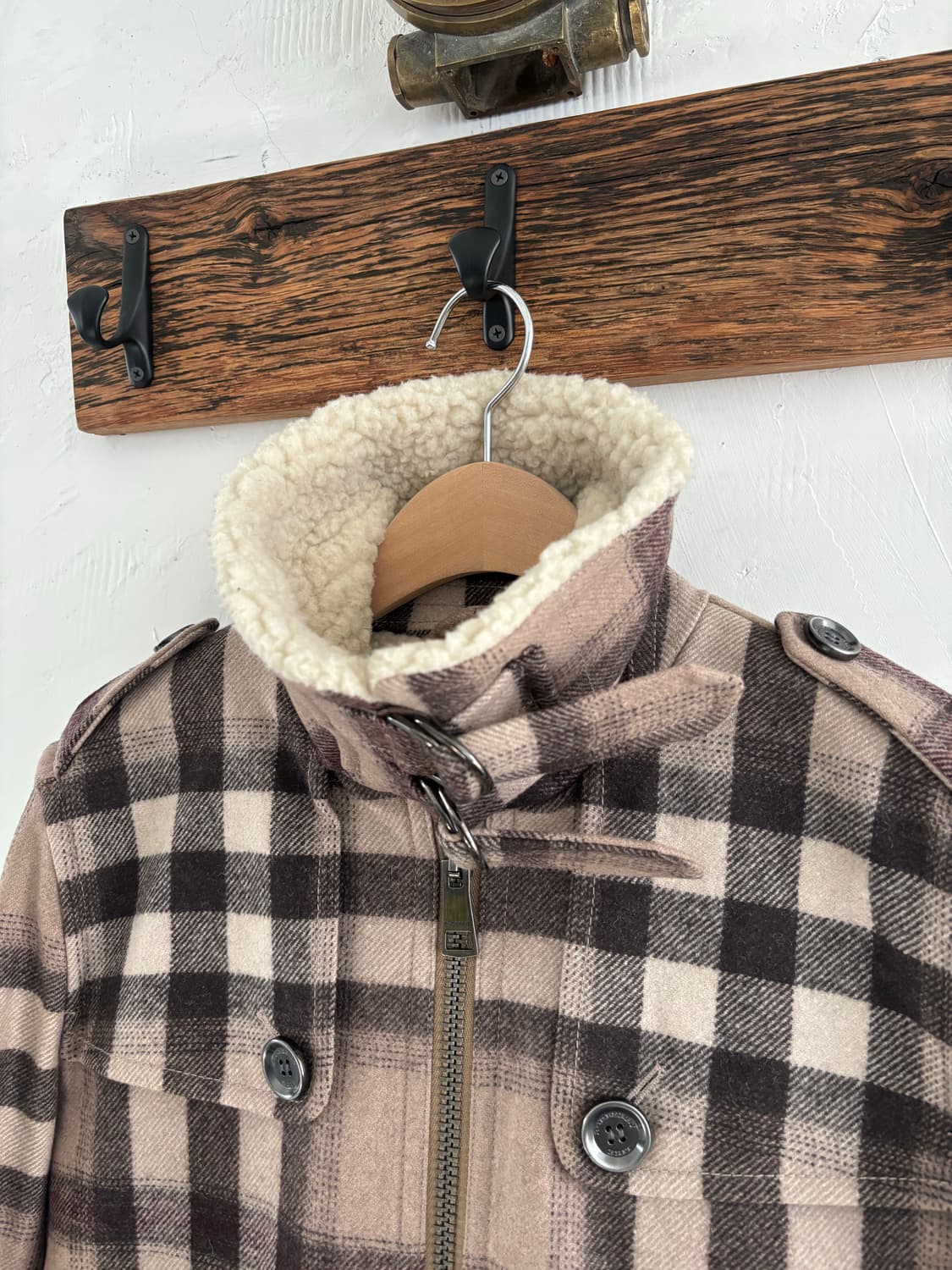 Burberry 버버리 브릿 체크 시어링 양모 무스탕 상품이미지7