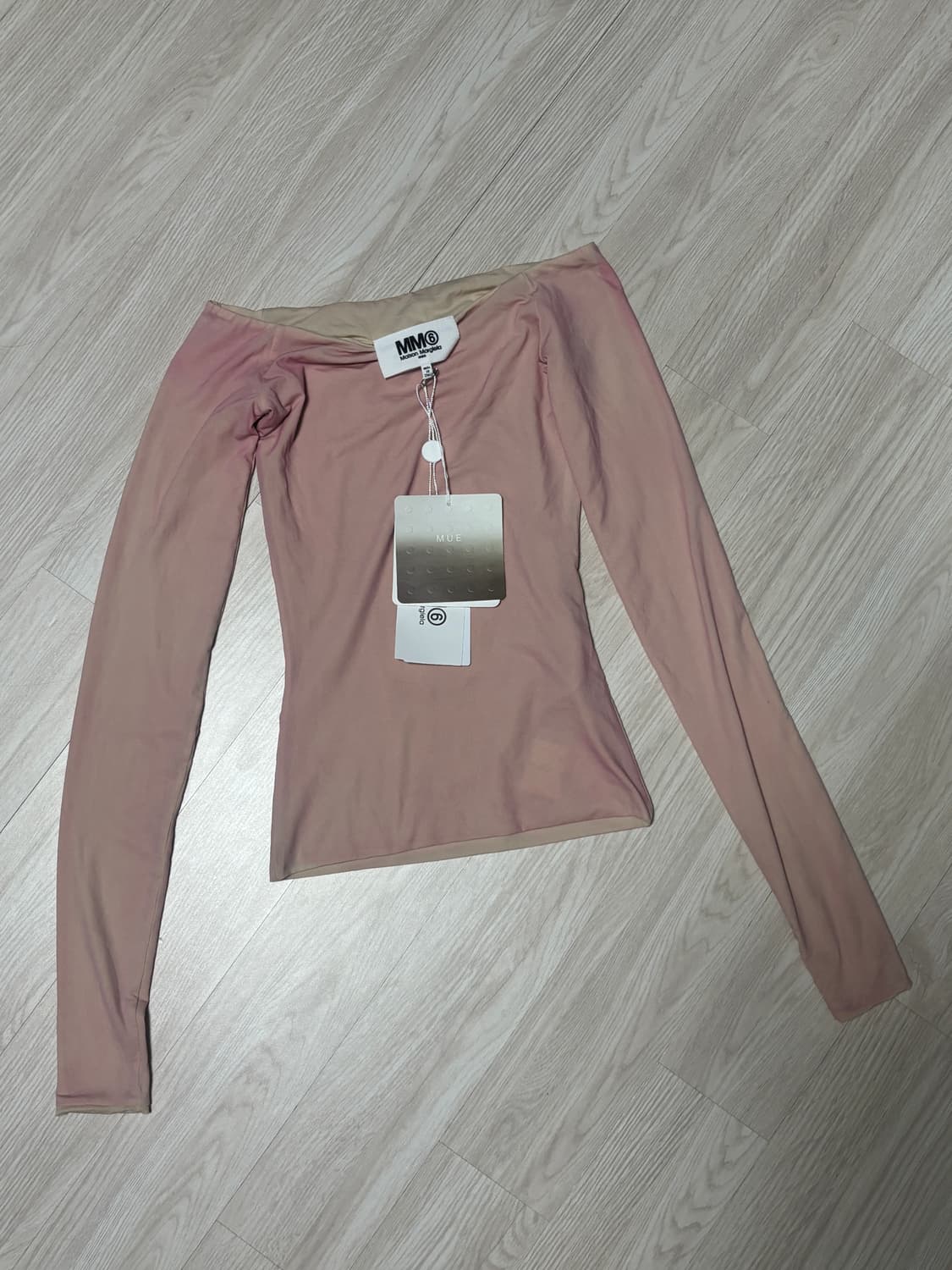 새상품 ) MM6 핑크 오프숄더 롱슬리브 XS 상품이미지1