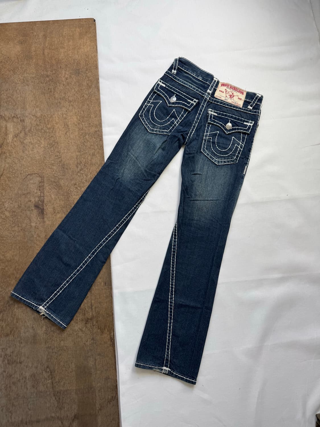 truereligion 트루릴리젼 조이 로우라이즈 부츠컷 팬츠 (화이트) 상품이미지3