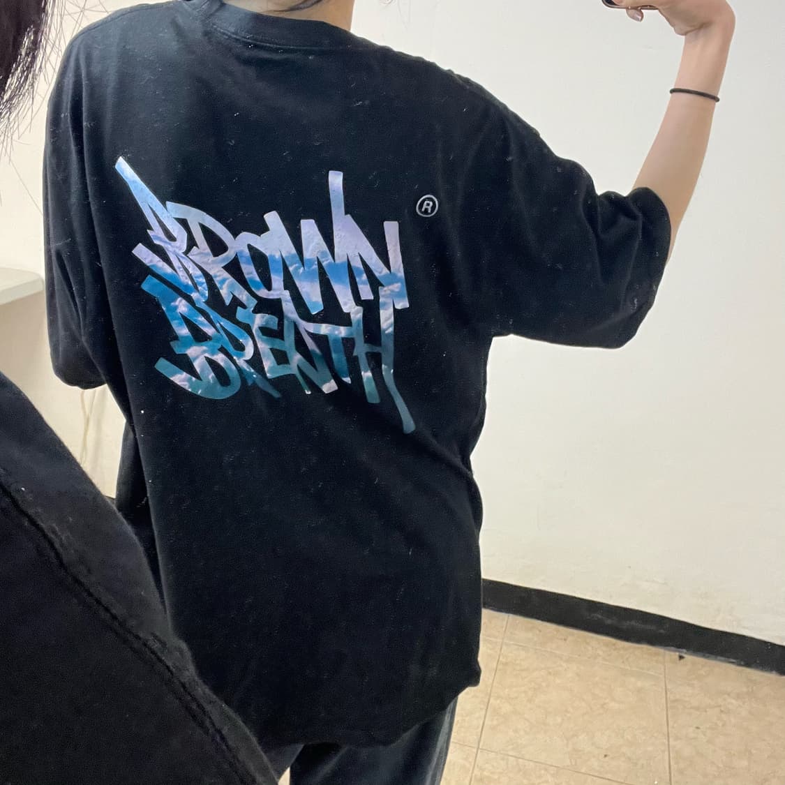 Brown Breath black t-shirt 상품이미지3