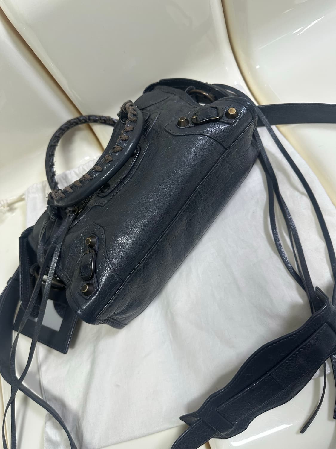 [A 정품] 발렌시아가 시티 모터백 미니 그레이 상품이미지2