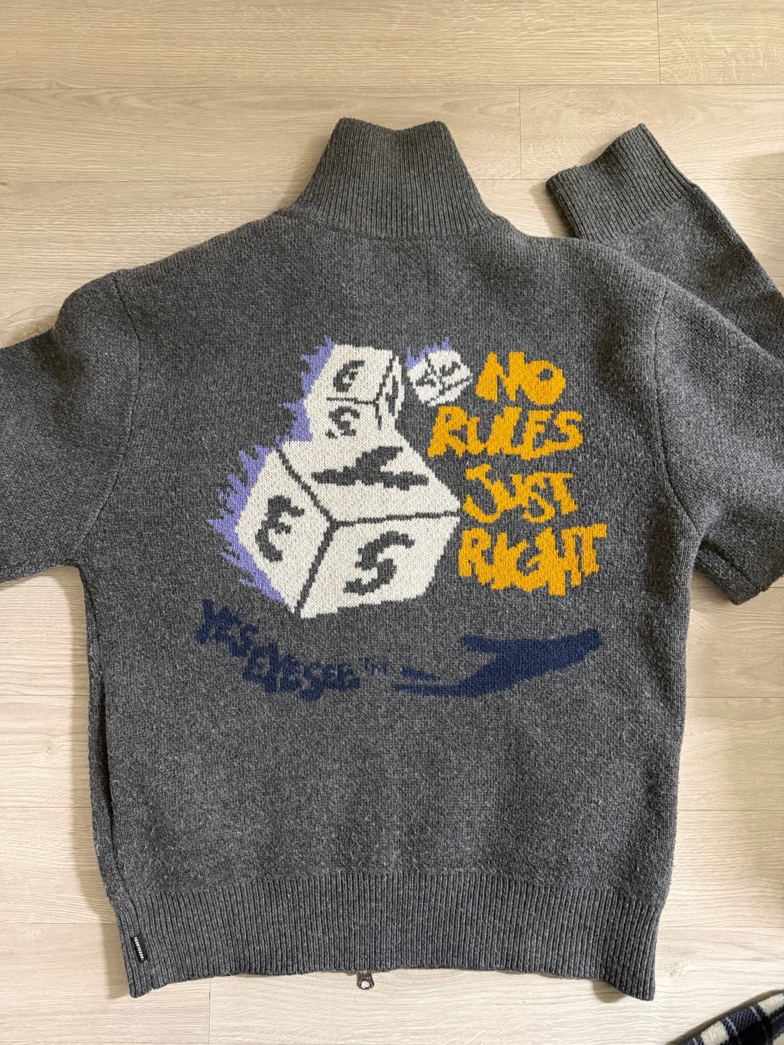 YESEYESEE 예스아이씨 다이스 니트 집업 M 상품이미지3