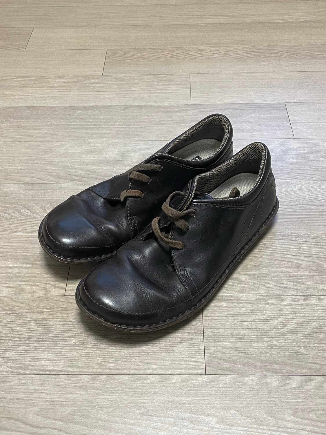 파타고니아 loulu 룰루 레더 슈즈 벨벳 브라운 상품이미지1