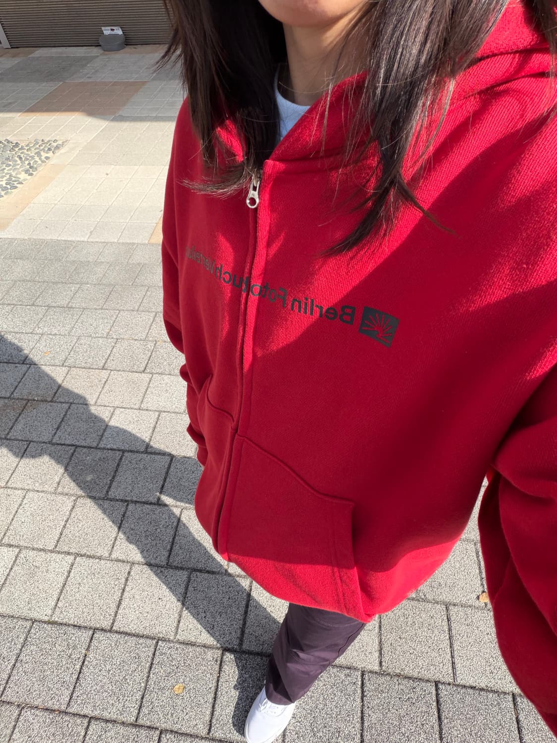 베를린포토북디스트리뷰션 로고 후디 red s 상품이미지2