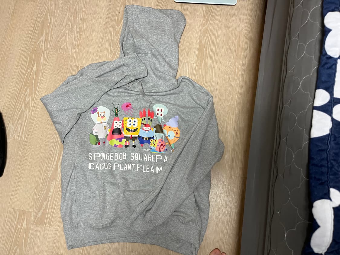 유니클로 스폰지밥 후드티xl 상품이미지1