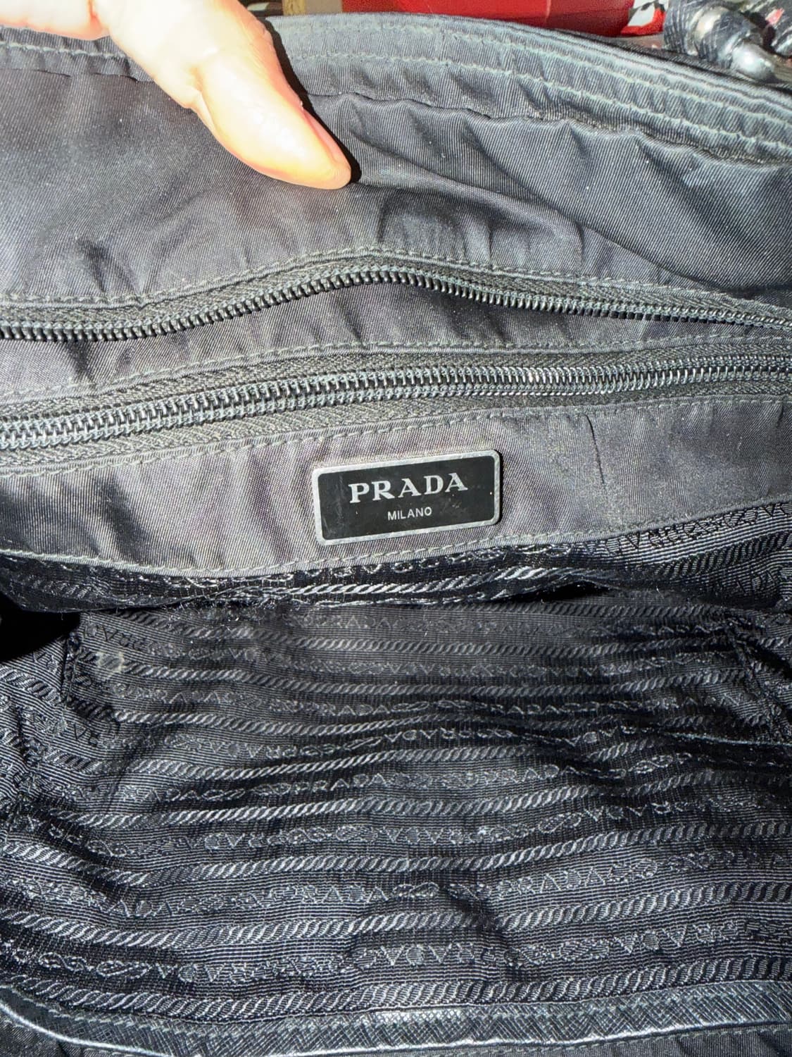 정품) 프라다 테수토 스터드 나일론백  상품이미지7