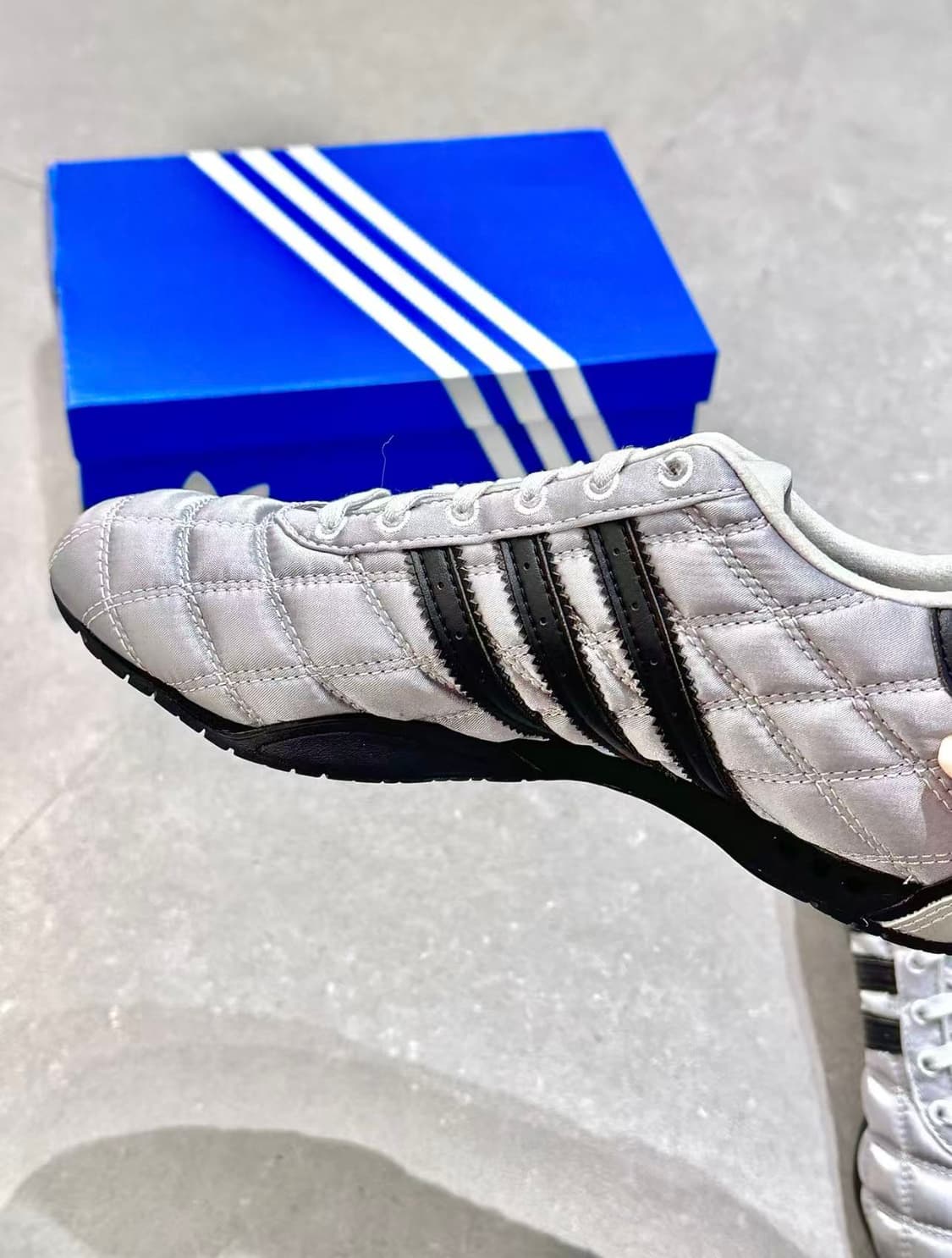 아디다스 오리지널스 아디레이서 로우 실버 메탈릭 코어 블랙 상품이미지5