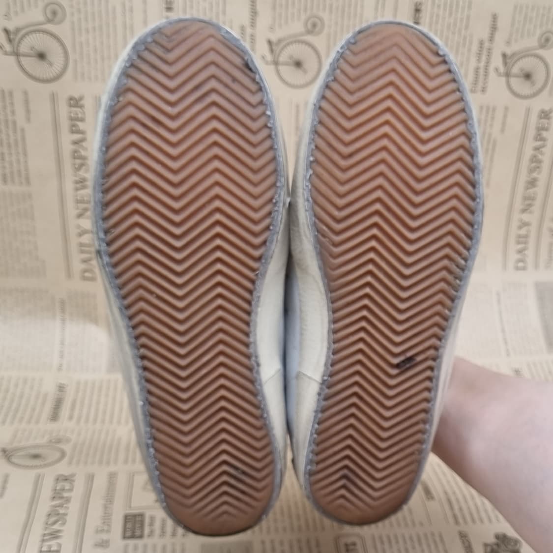 정품 골든구스 여성스니커즈37 240 상품이미지3