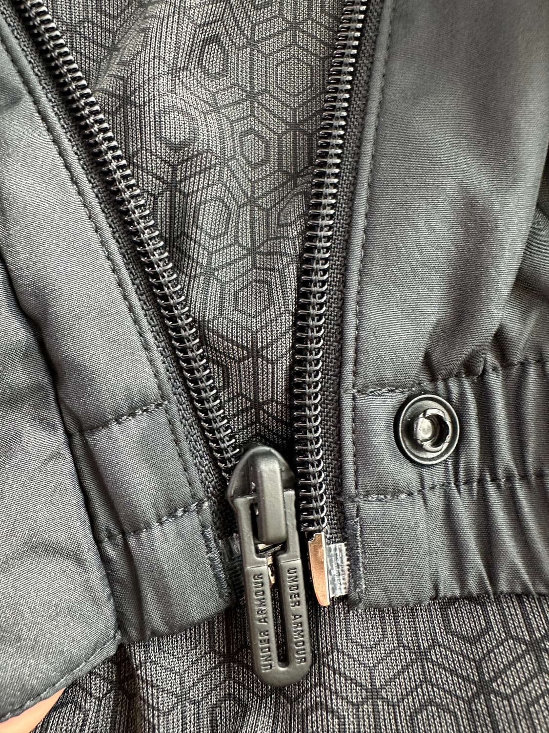 언더아머 바람막이 상품이미지5