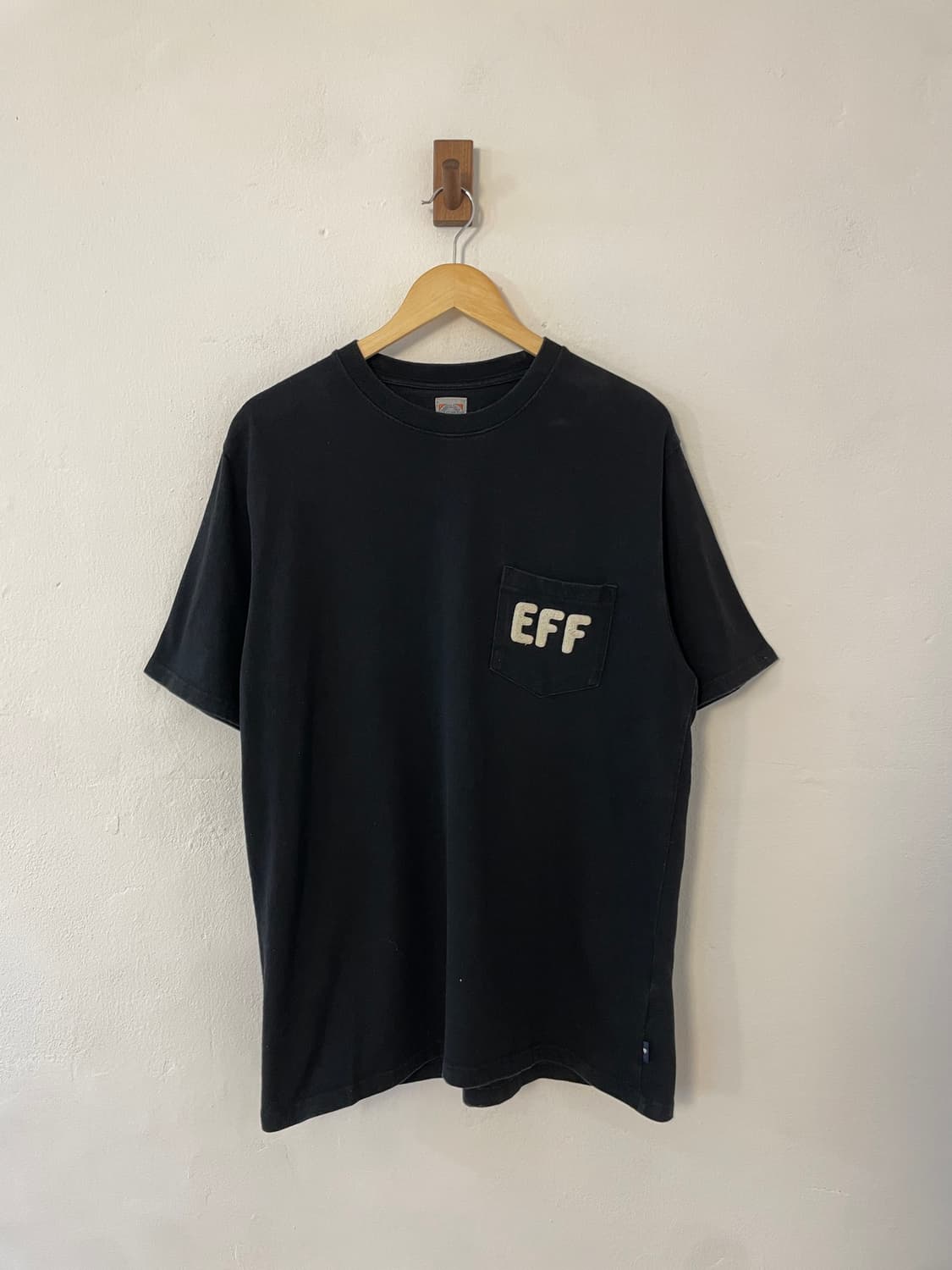 이벳필드 자수 포켓 티셔츠  상품이미지1