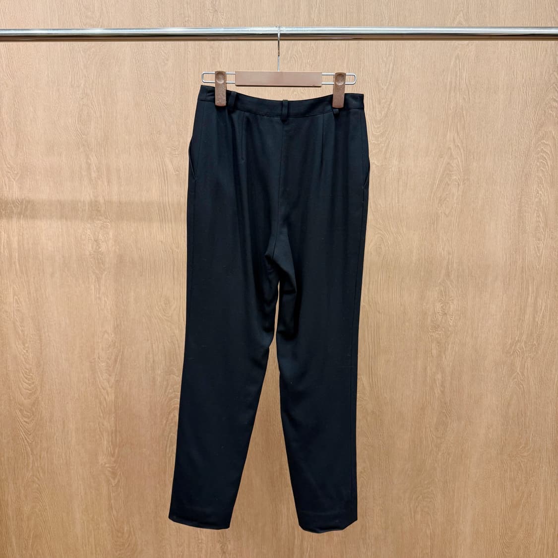 버버리 런던 울 슬랙스 정장 데일리 스트레이트 핏 클래식 블랙 상품이미지3