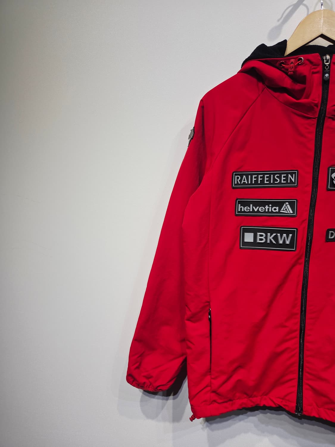 데상트(DESCENTE) 스위스 스키팀 바람막이 자켓_M 상품이미지3