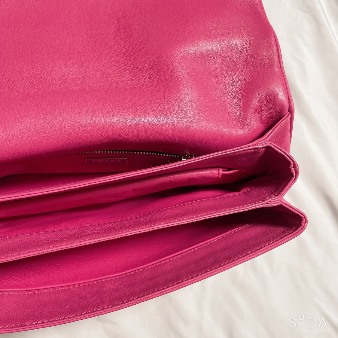 프라다 핑크 셔링 체인 숄더백 상품이미지6