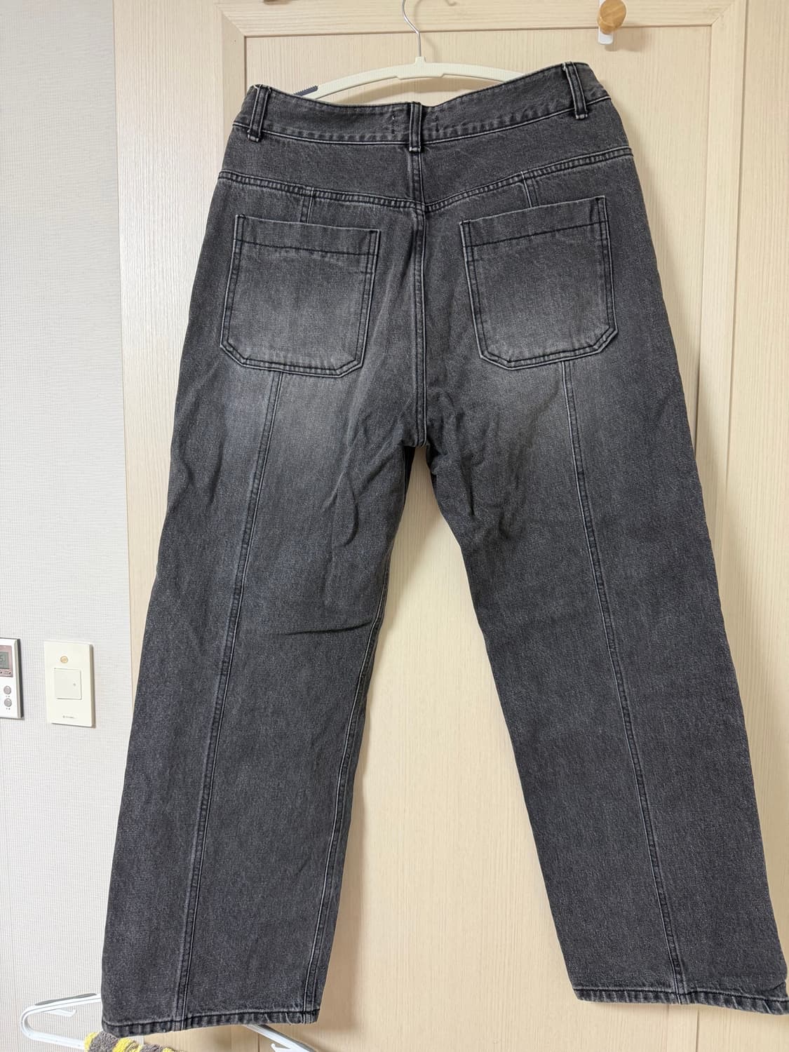 투톤 패널 디테일 블랙 데님 상품이미지2