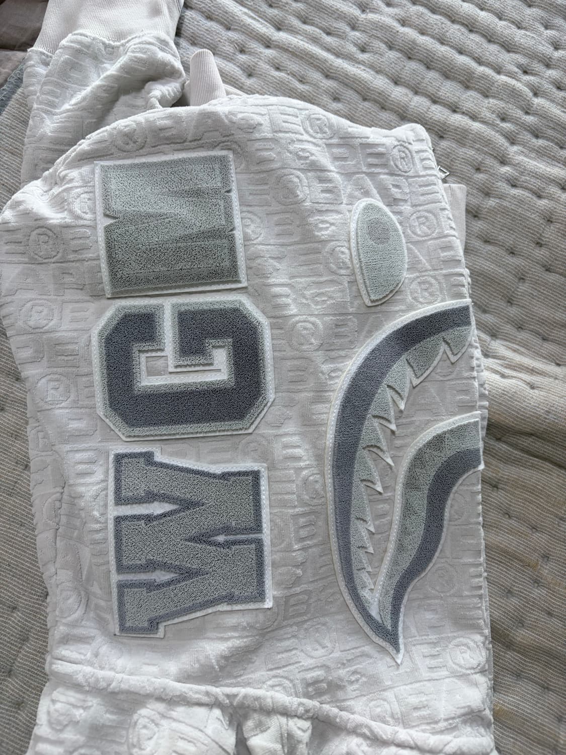 베이프 럭스 스포츠 샤크 후드집업 상품이미지6