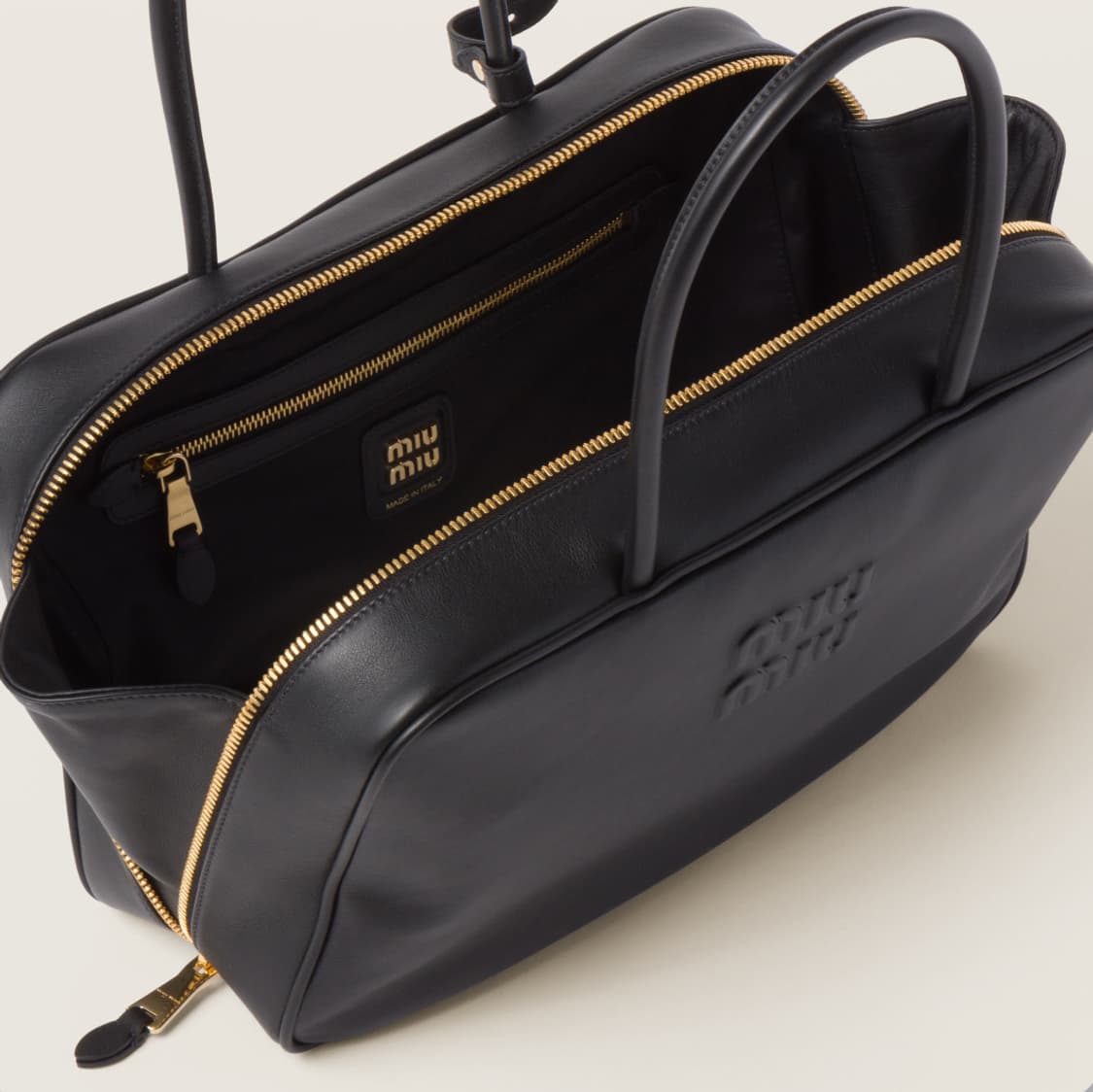 미우미우 보 백  상품이미지2