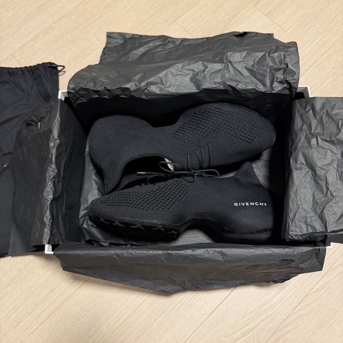 지방시 TK-360 니트 스니커즈 블랙 상품이미지4