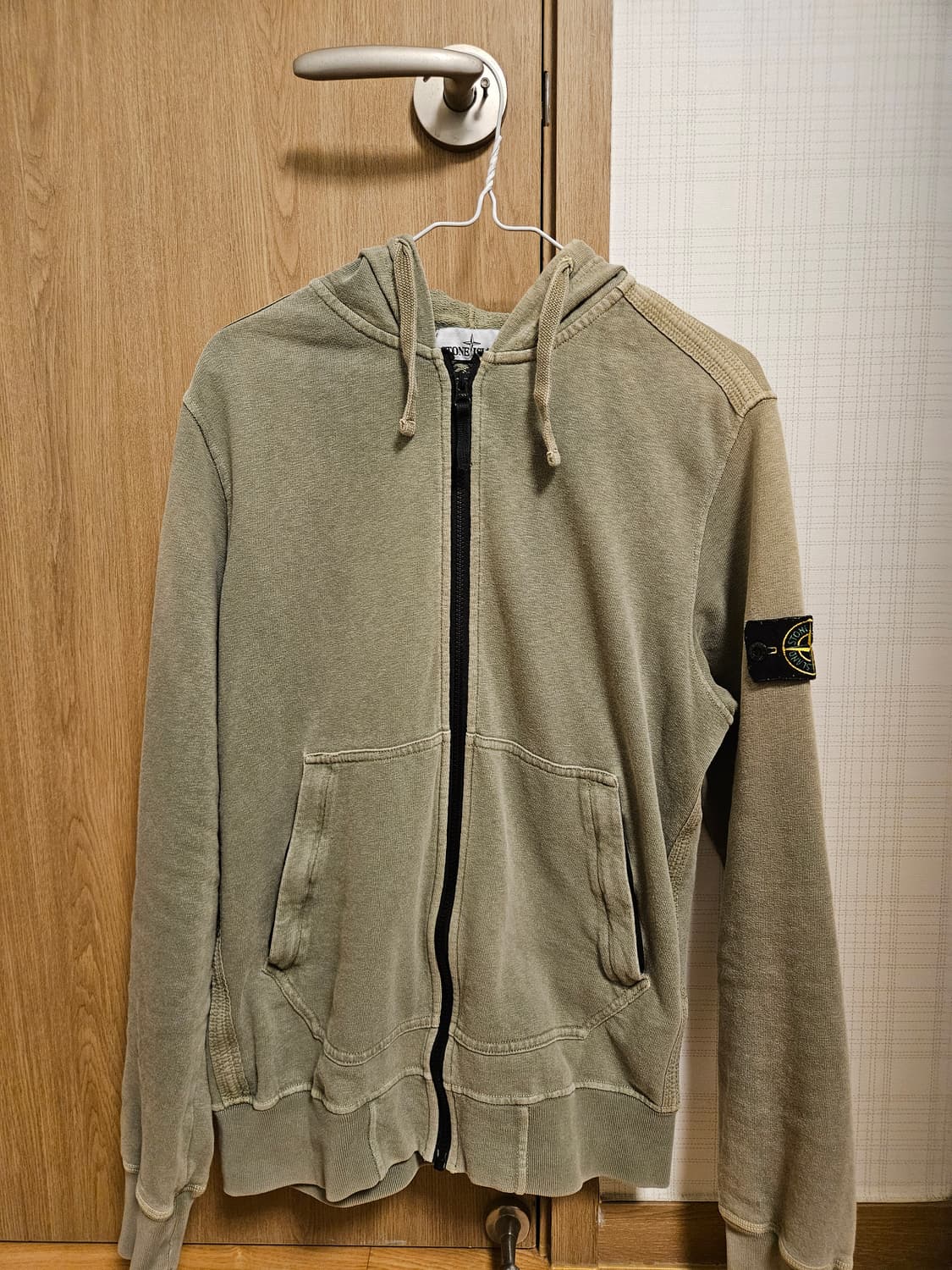 [정품]스톤아일랜드 워시드 카키 후드 집업 판매합니다 상품이미지1