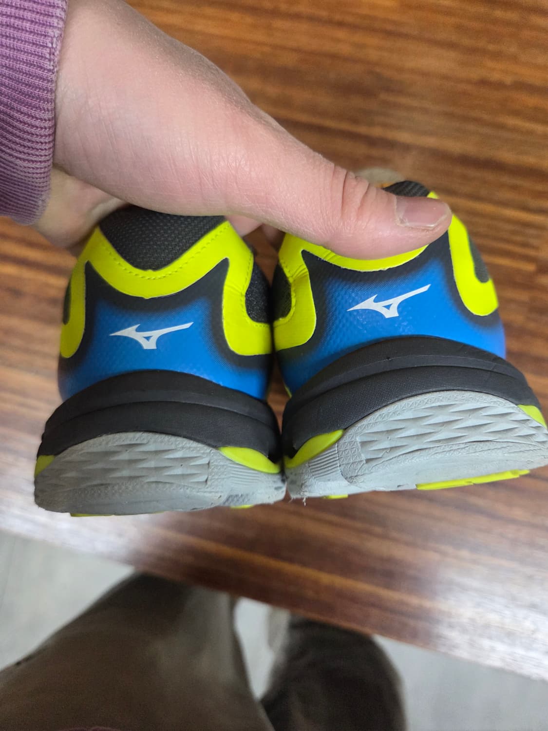 미즈노 웨이브 라이트닝 z3 배구 배드민턴화 255 상품이미지4