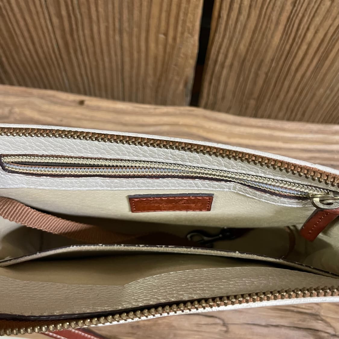 두니앤버크 가죽 크로스백  상품이미지7