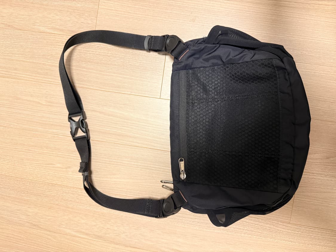 살로몬 몽트 5L 크로스백 브라운 상품이미지4