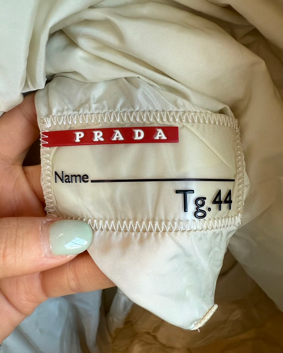 프라다 화이트 폭스 나일론 패딩 점퍼  상품이미지9