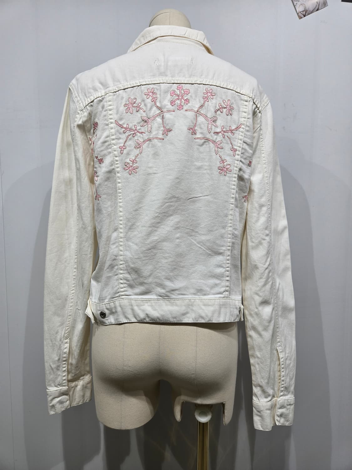 펜디 아이보리 자수 크롭 데님 자켓 상품이미지2