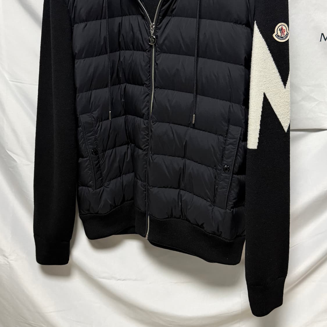 [S+급/2XL] 몽클레어 슬리브 후드 니트패딩 블랙 상품이미지4