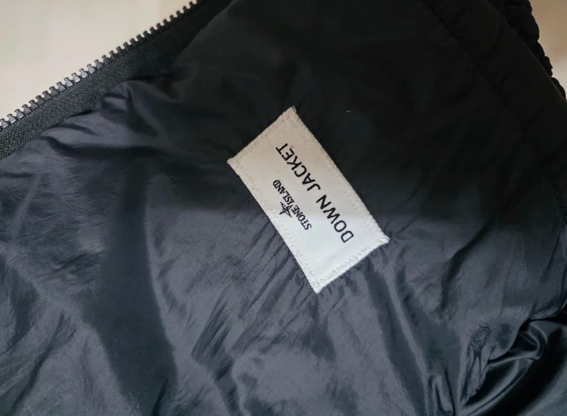 스톤아일랜드 블랙 다운 재킷 116 (6Y) 상품이미지3