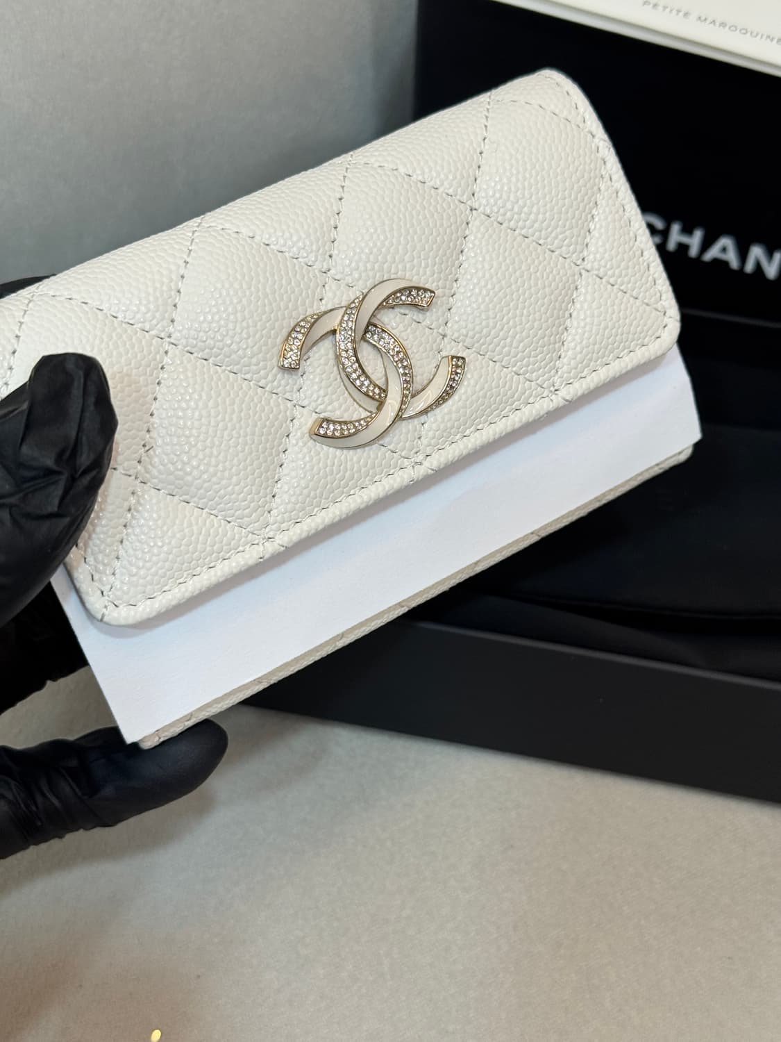 새제품 샤넬 클래식 똑딱이 플랩 지갑  상품이미지2