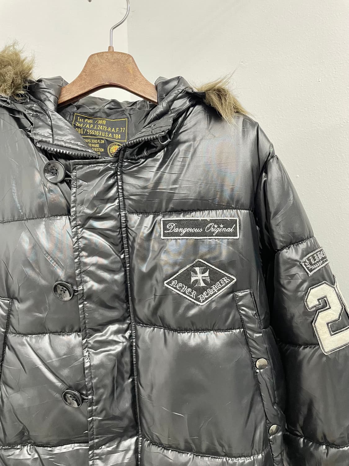 락시크 블랙 글로시 패치 패딩 상품이미지7