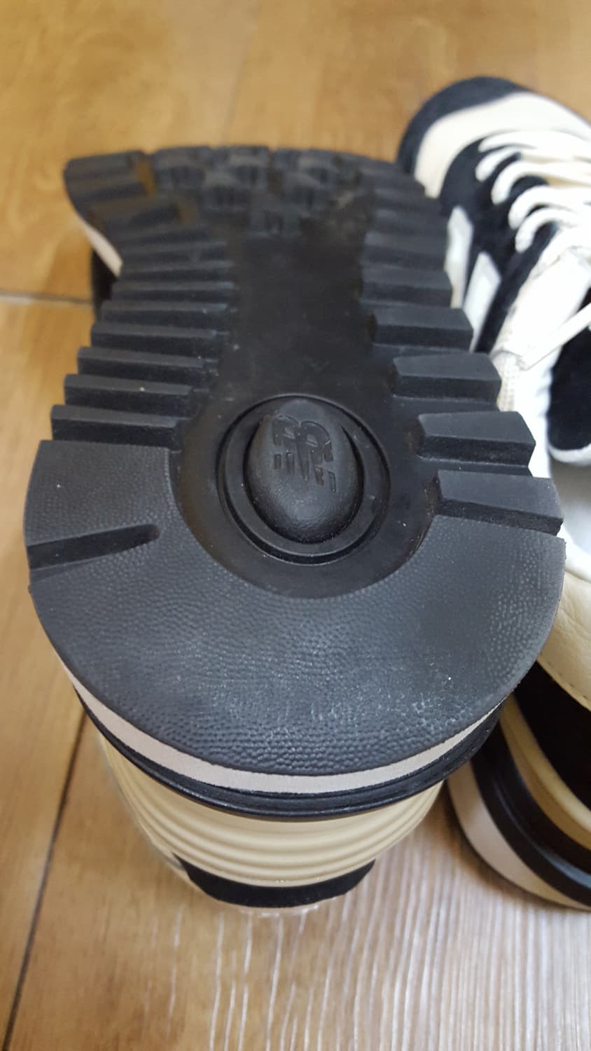 뉴발란스 574 레거시 블랙 앙고라 245 상품이미지4