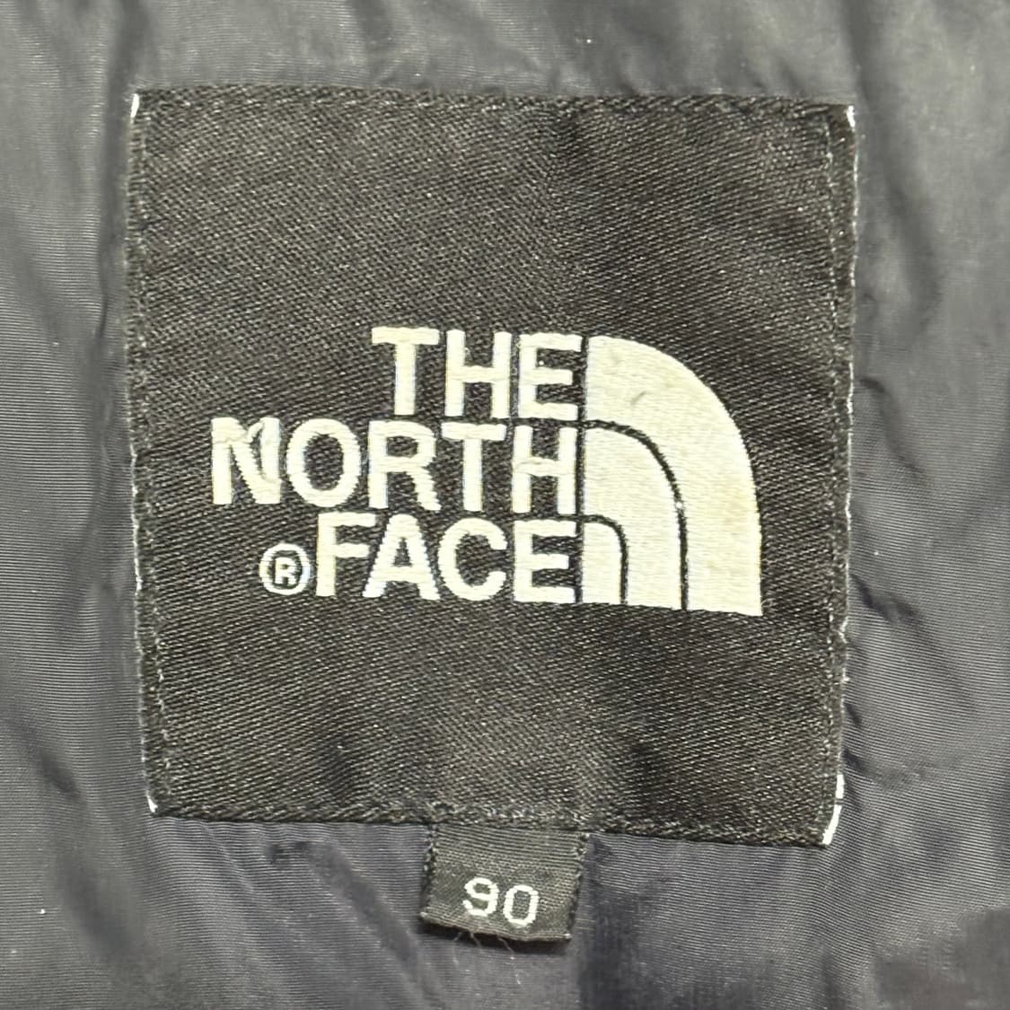 The North Face 눕시 700 구스다운 블랙 후드 패딩 상품이미지3