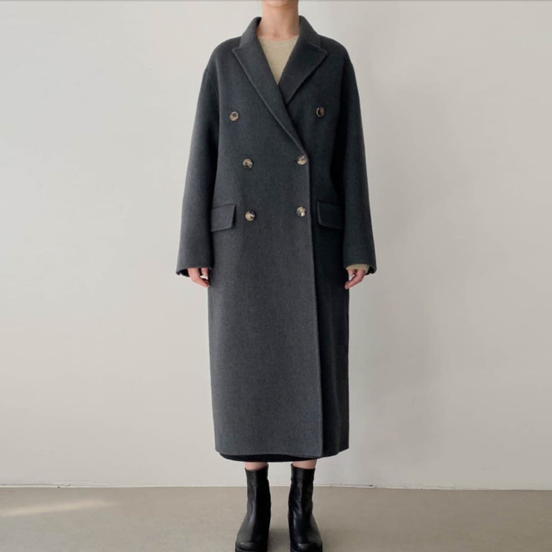 헬베티카(HELVETICA) 더블버튼 울코트 프리사이즈 새상품 상품이미지2