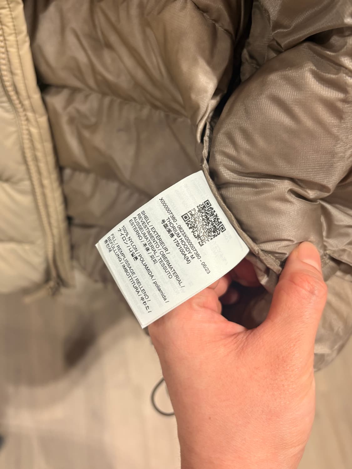 아크테릭스 경량패딩 상품이미지7