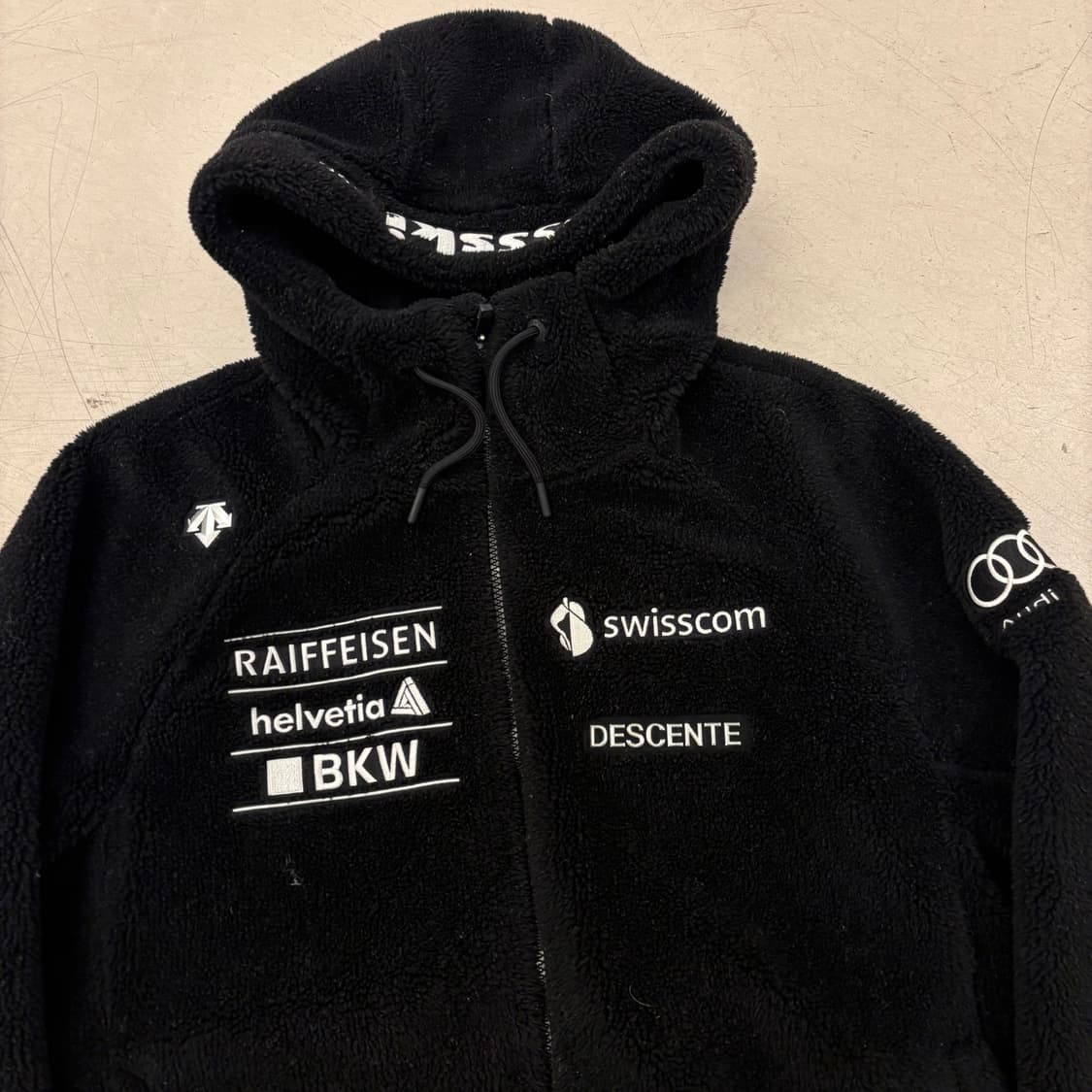 데상트 스키 스폰서 플리스 집업 상품이미지2