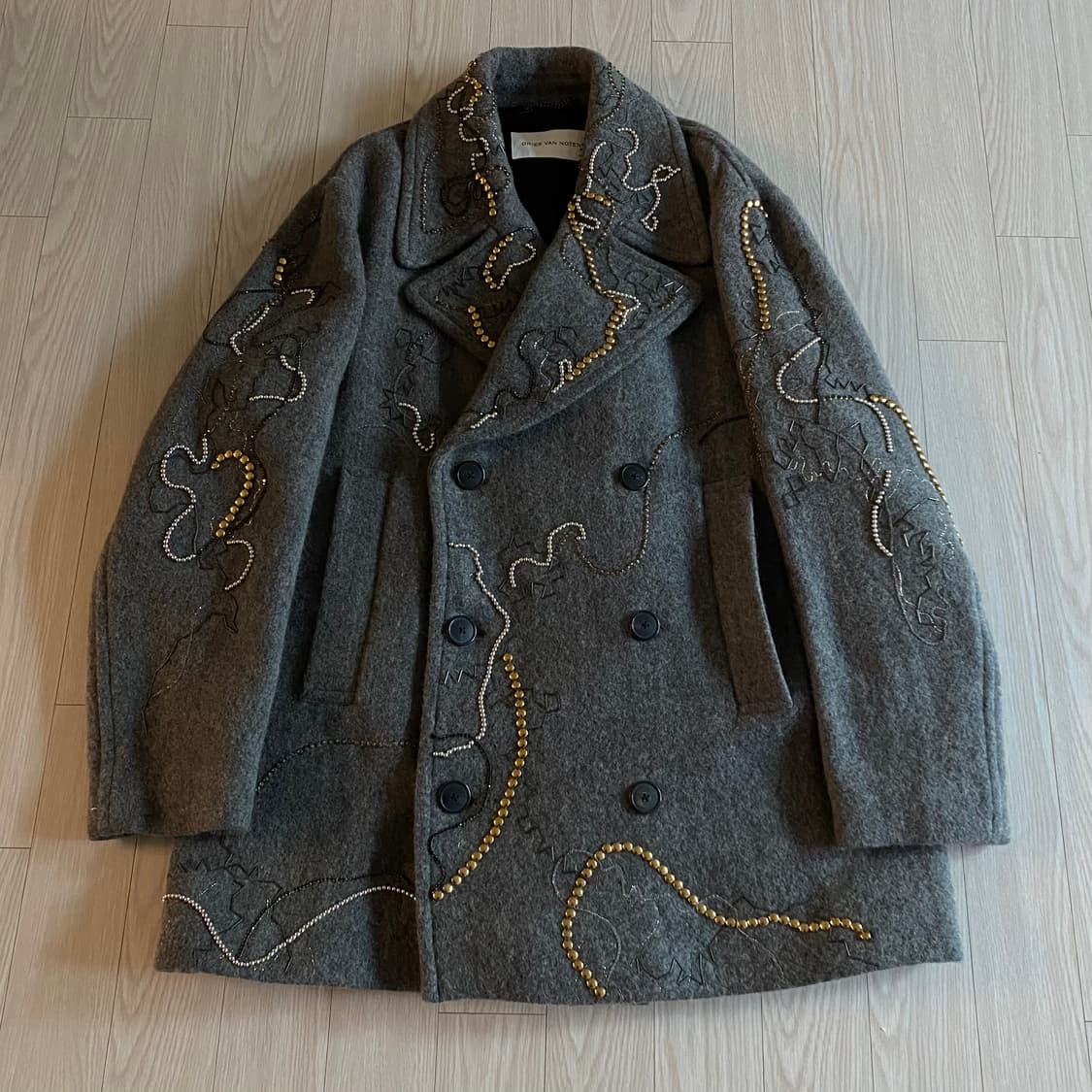 [XL] 드리스 반 노튼 23FW Raven EMB 핸드메이드 코트 상품이미지1