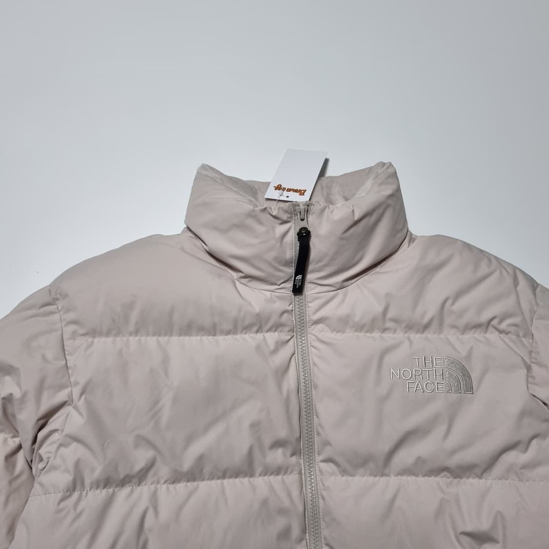 노스페이스 화이트 패딩 상품이미지4