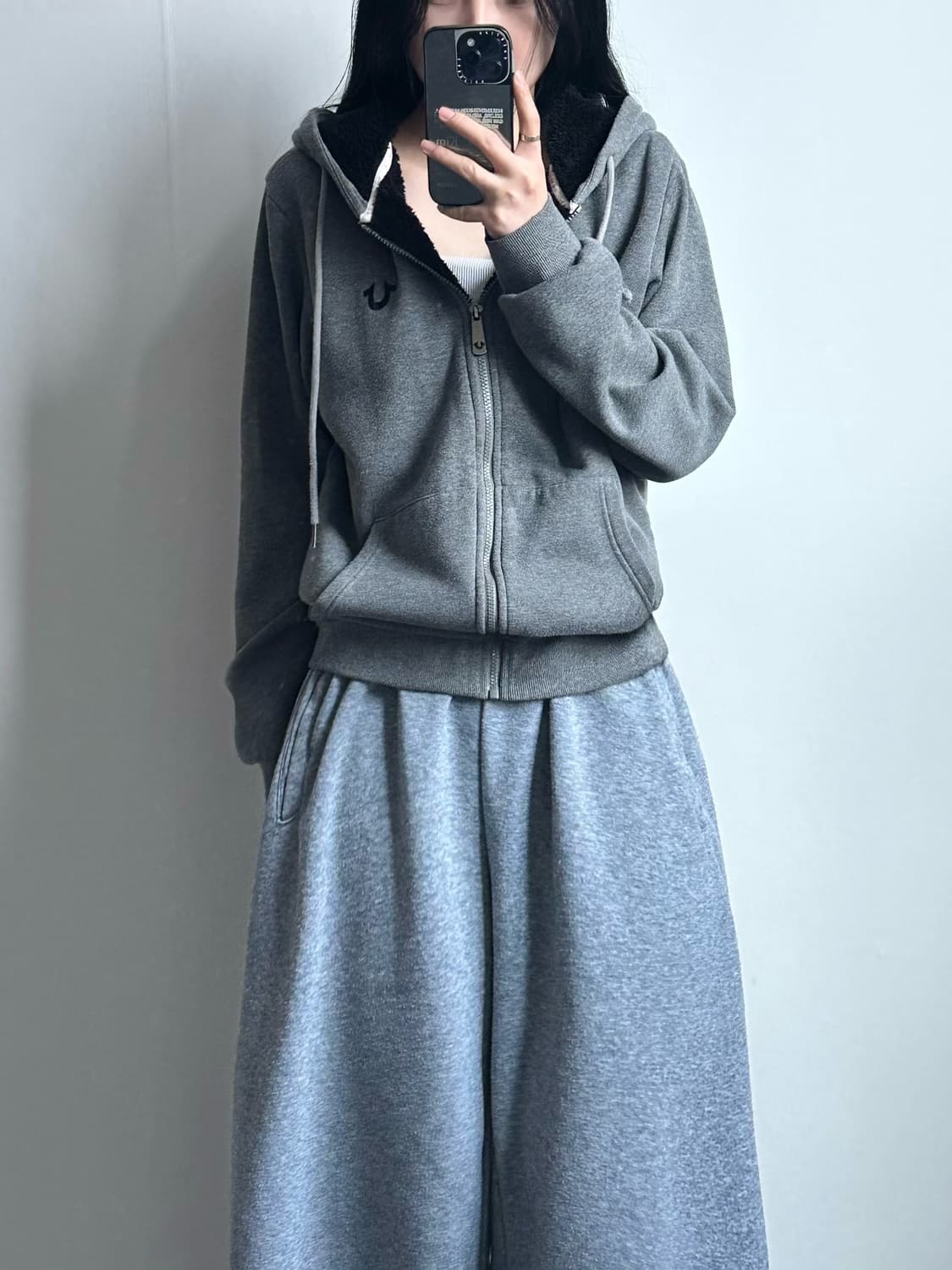 트루릴리전 자수로고 그레이 후드집업 상품이미지1