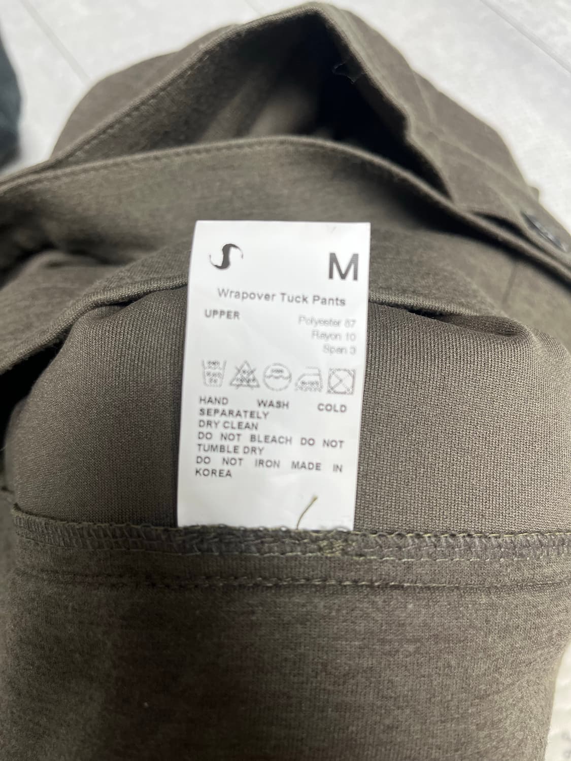 오호스 랩 오버 턱 팬츠 상품이미지3