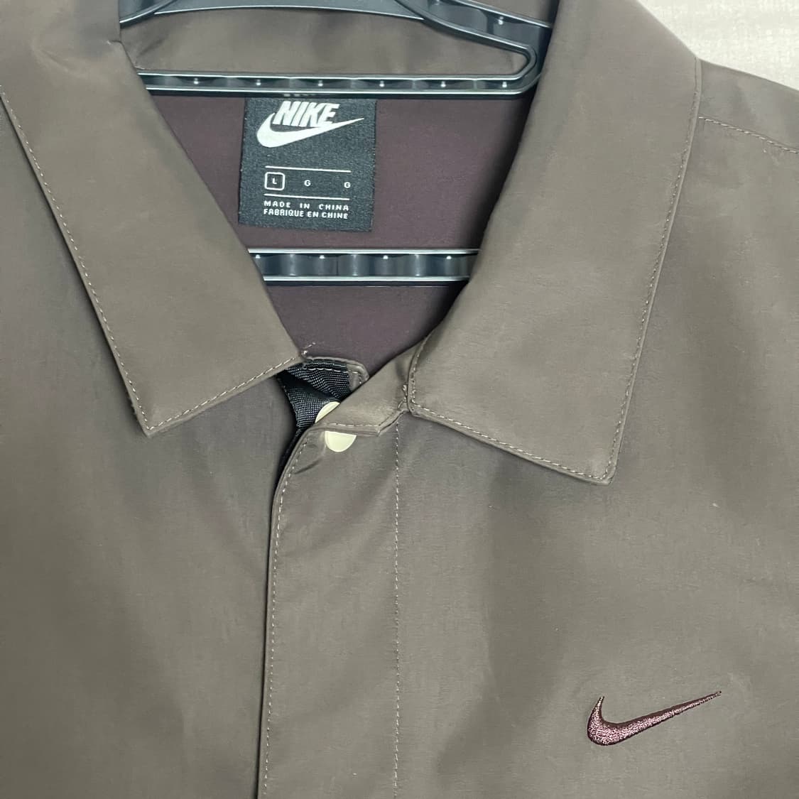 나이키 다크브라운 카카오 코치 트러커 자켓 상품이미지2