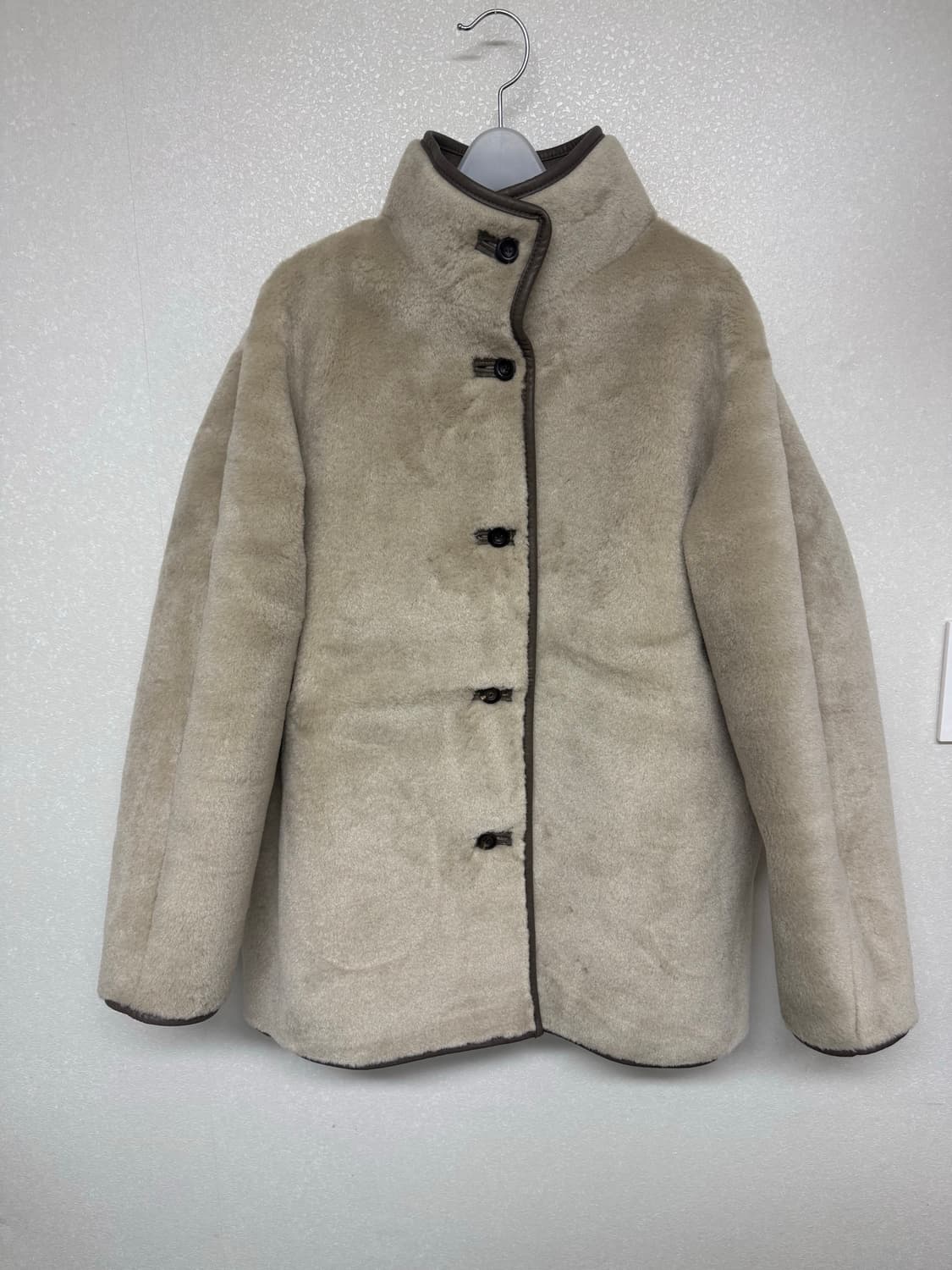 모이아 리버시블 무스탕 reversible fur coat (taupe) 상품이미지10