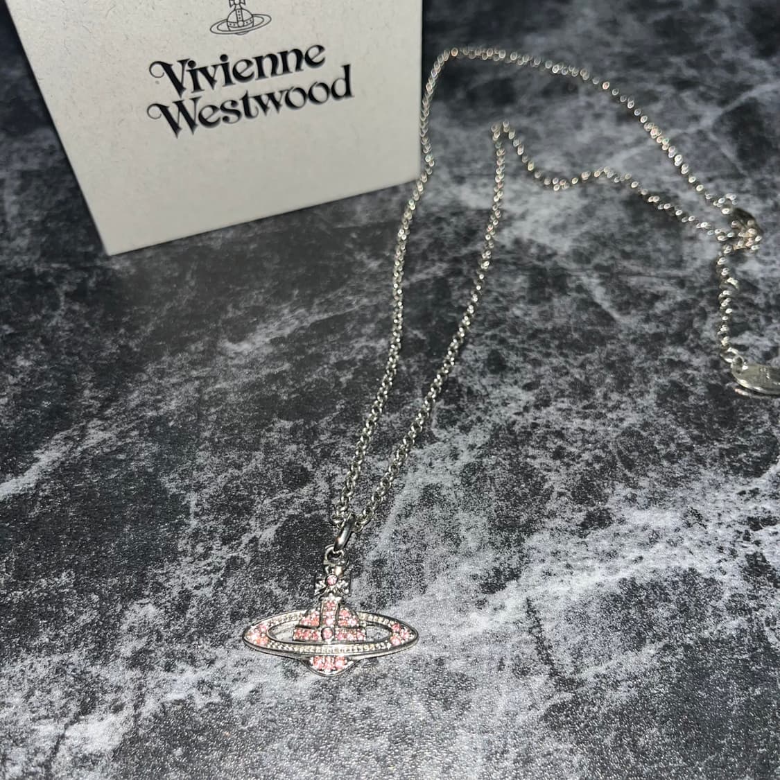 [Vivienne Westwood]비비안웨스트우드 릴리프 목걸이(핑크) 상품이미지2