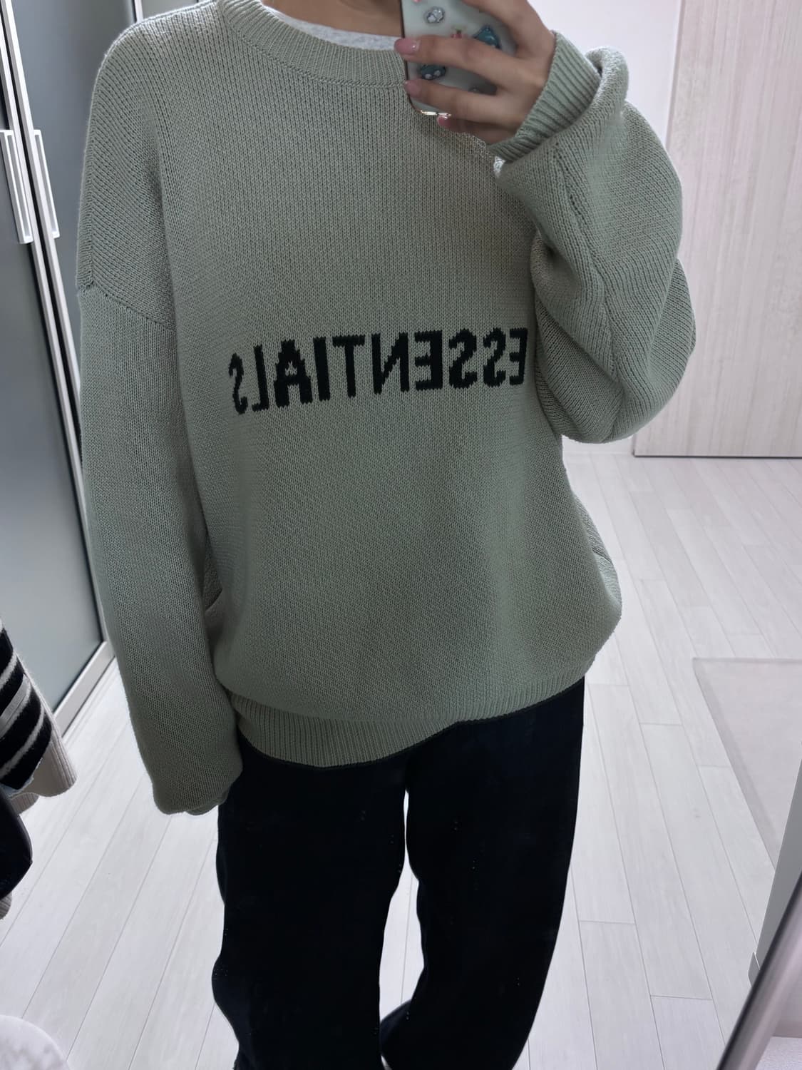 에센셜 니트 풀오버 스웨터 콘크리트 xs 상품이미지3