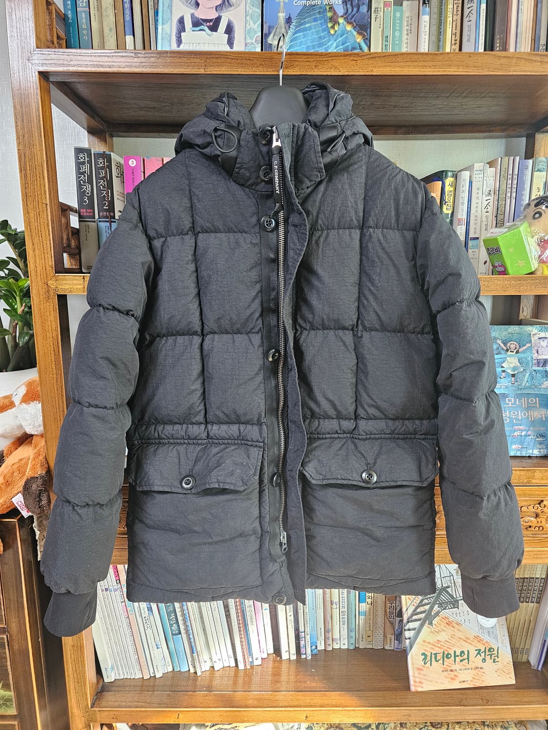 정말 깨끗함 씨피 CP컴퍼니 검정 패딩 팔아요 다운 상품이미지1