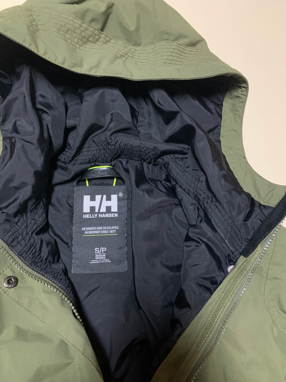 Helly Hansen (헬리한센) 여성 카키 후드 자켓 S 상품이미지3